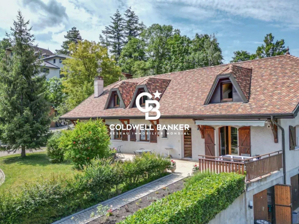 Propriété à vendre à Collonges-sous-Salève avec vue sur le lac Léman et le Salève.