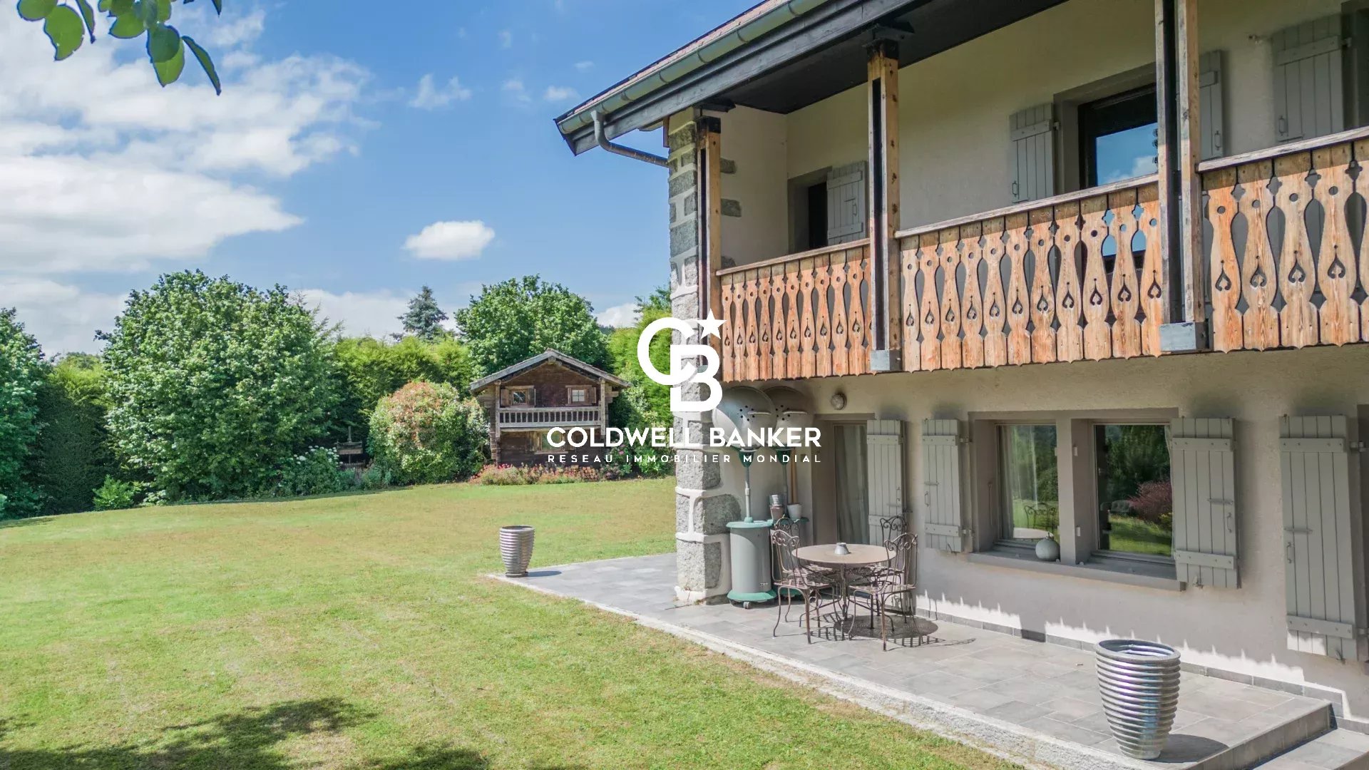 Ferme rénovée à vendre à Arbusigny Ferme rénovée à Arbusigny avec jardin et vue sur les Aravis.