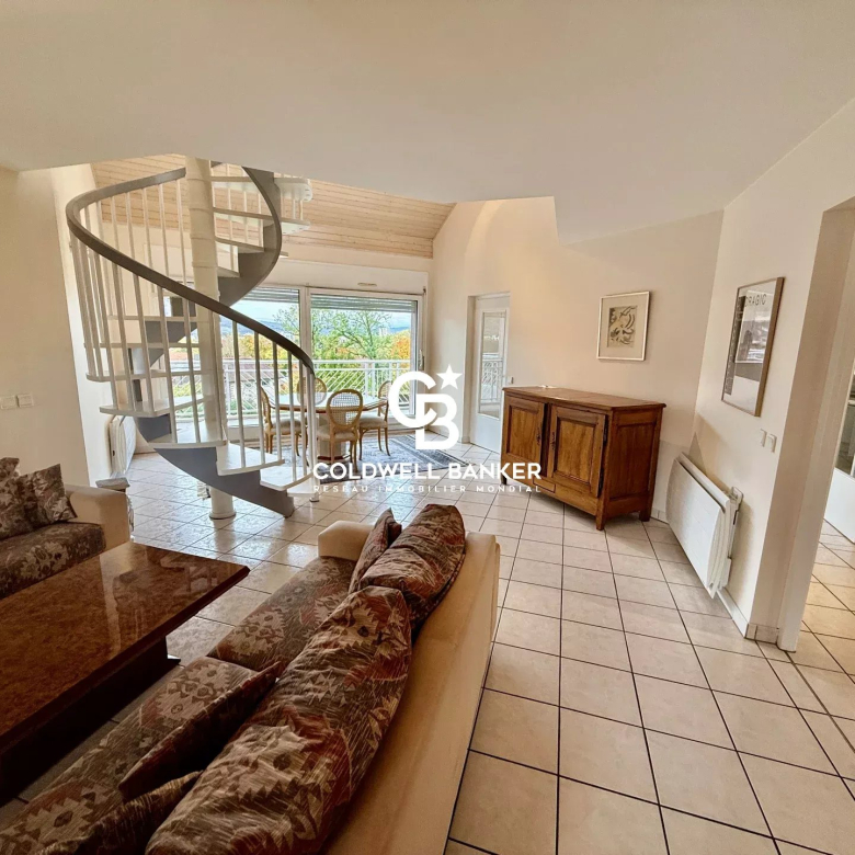Luxury real estate photo | Charming Properties