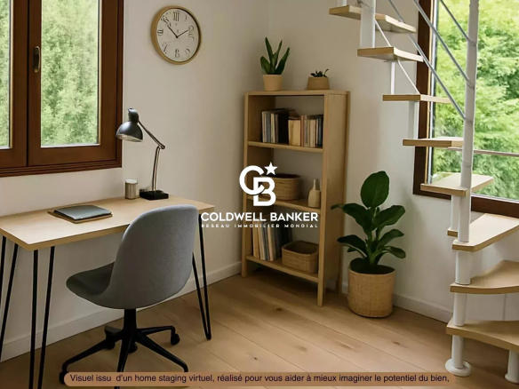 Intérieur d'un bureau lumineux avec un bureau, une chaise et des plantes.