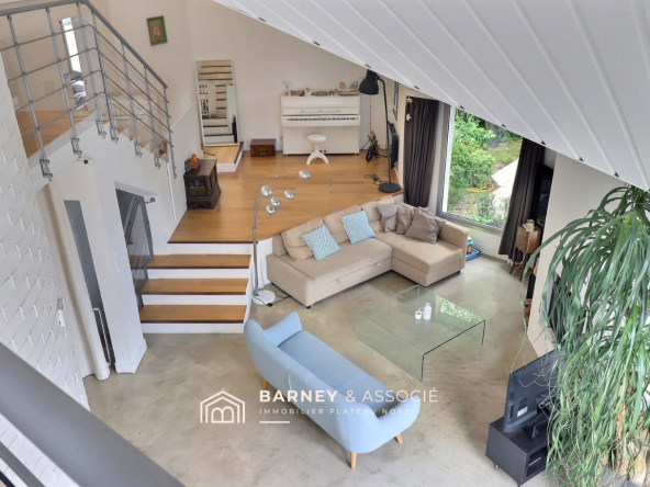 Contemporary house – Residential area