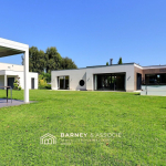 Single-story architect-designed house – High-end services