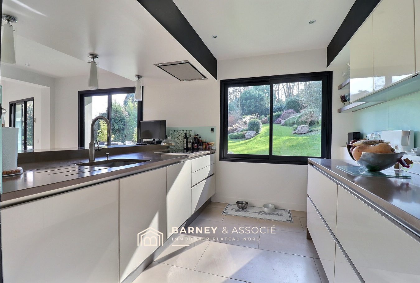 1741609123_VM1093_7_original