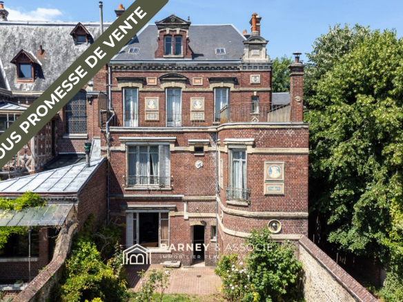 Bourgeois house to renovate at the foot of the station