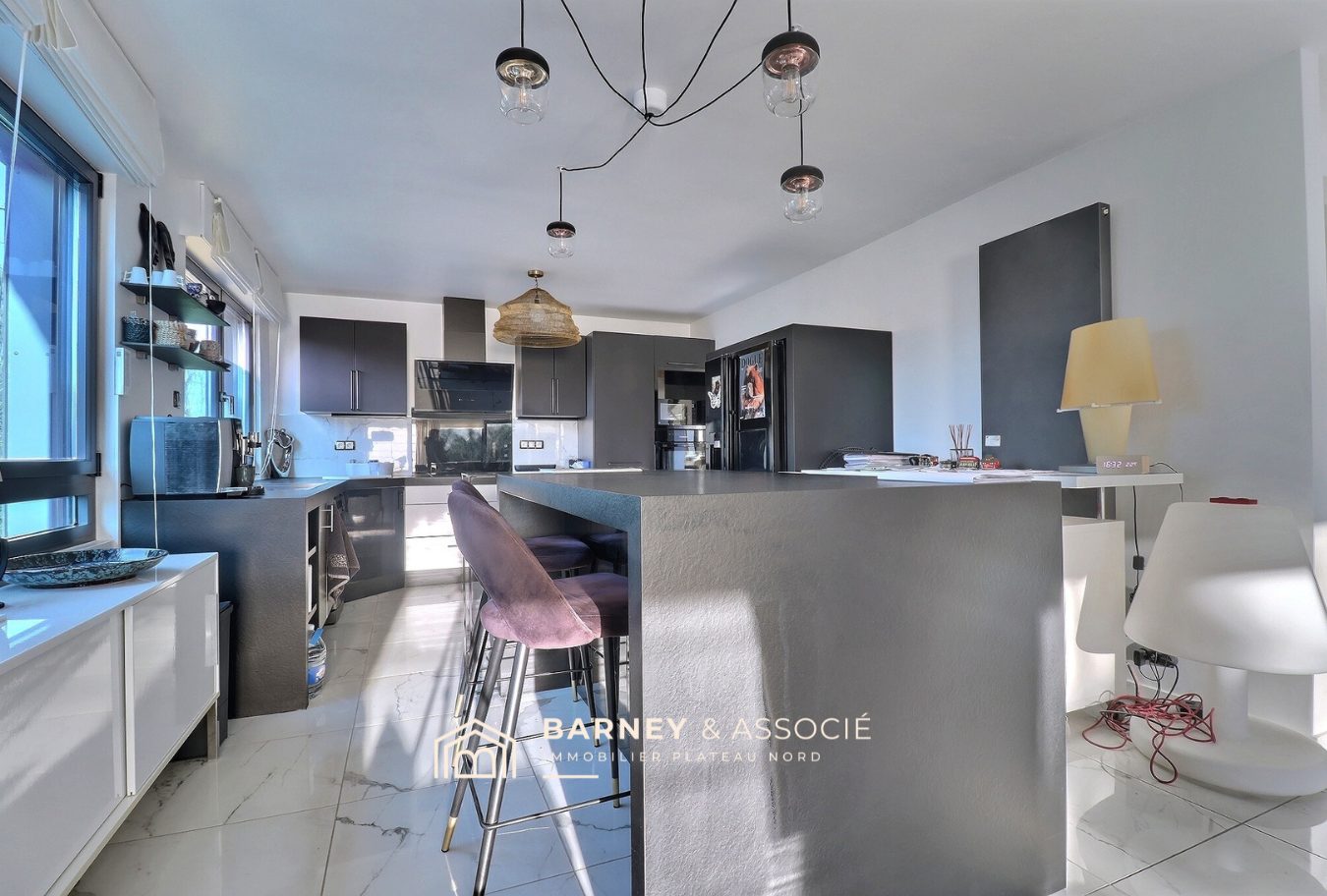 1764169318_VM1311_10_original