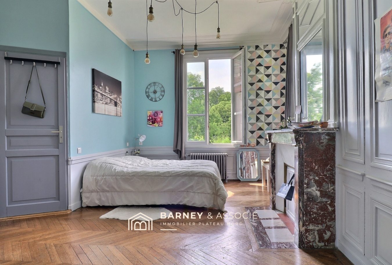 1748008359_VM1165_1_original