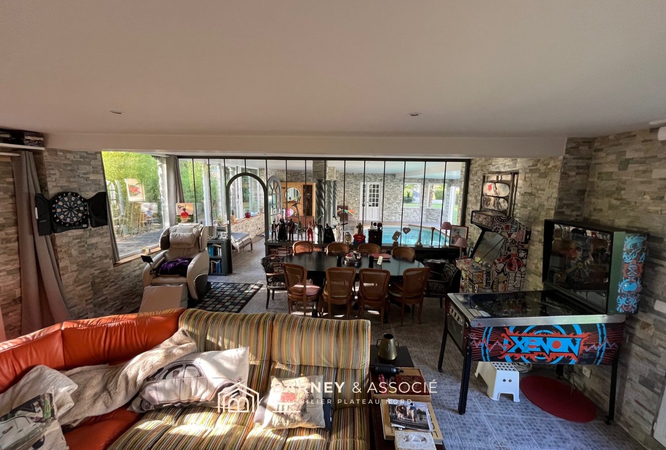 1755789097_VM1262_6_original