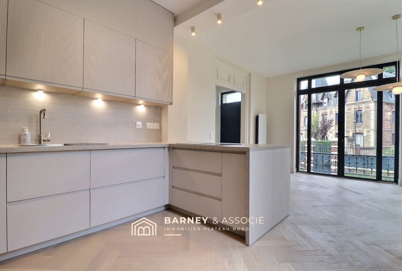 1767881595_VM1328_1_original