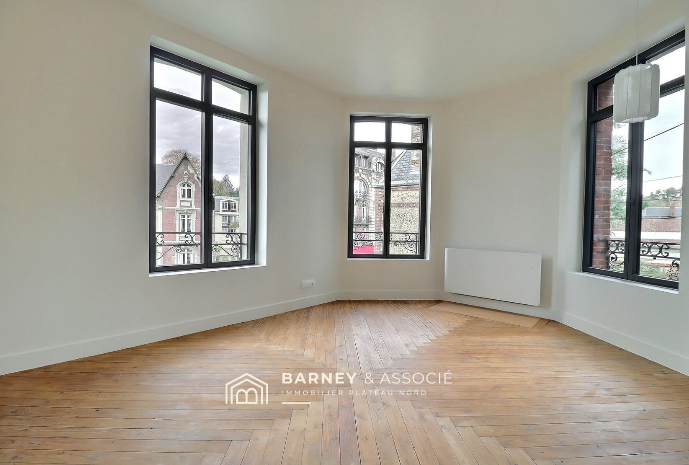 1767881596_VM1328_3_original