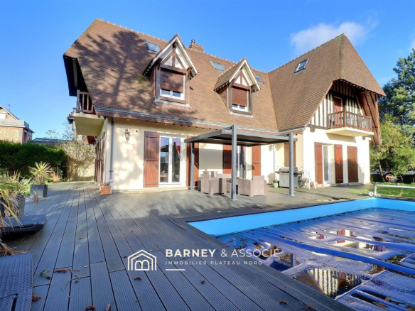 Maison familiale avec dépendance et piscine