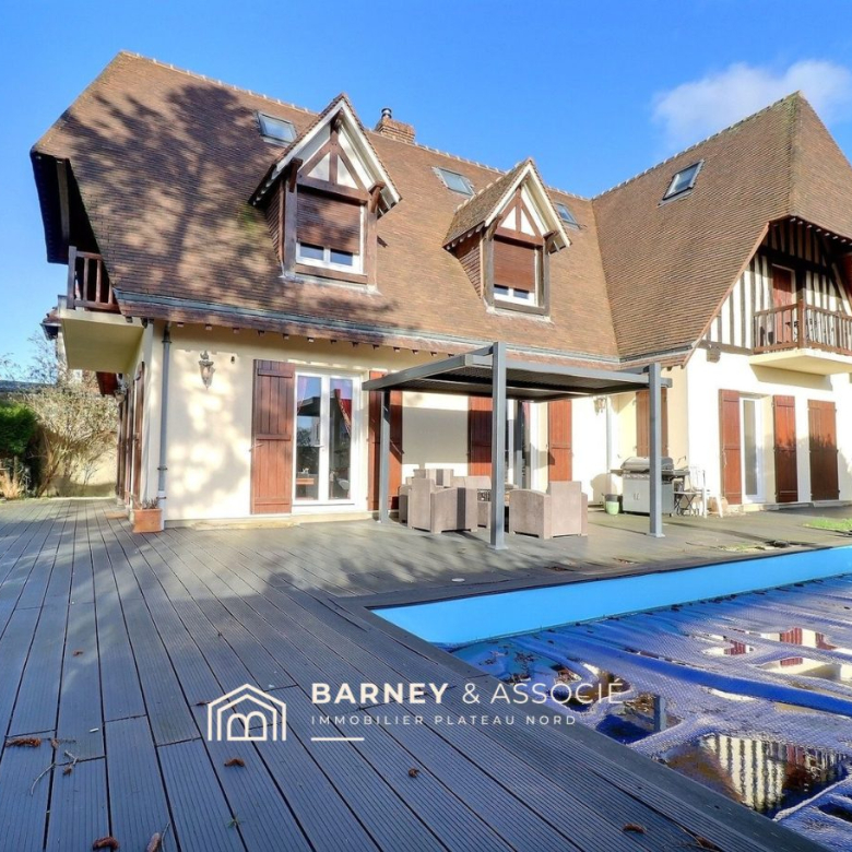 Exceptional property just steps from Rouen train station
