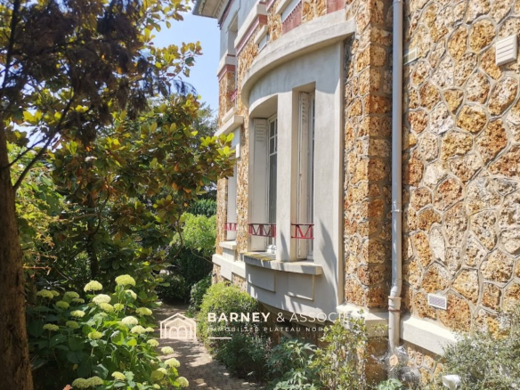 Family home with swimming pool – Near Boulingrin