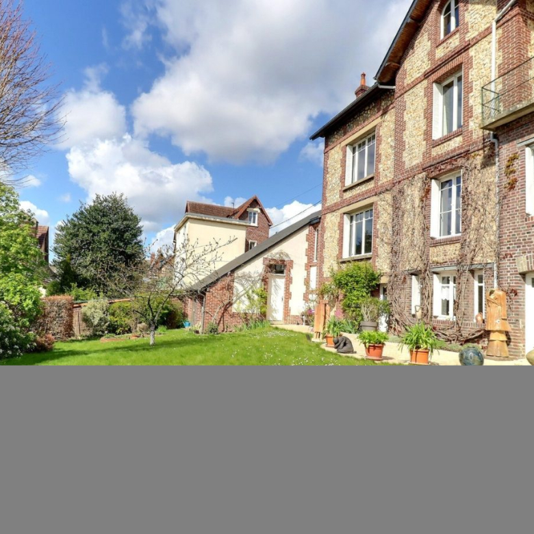 Maison individuelle ? 164 m² ? 7 pièces ? Vélizy-Villacoublay (78140) – Vélizy-Haut – Le Village – idéal investisseur