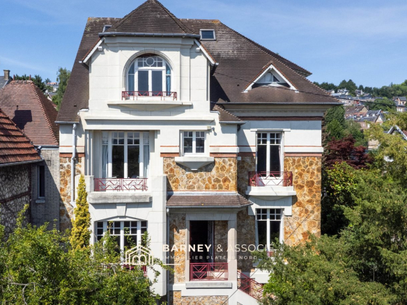 Family home with swimming pool – Near Boulingrin