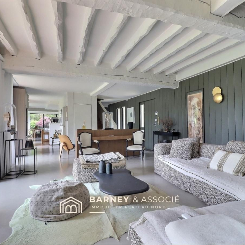 Exclusivité – Saint-Laurent-d’Aigouze – Villa méditerranéenn
