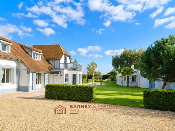 Luxury real estate photo | Charming Properties