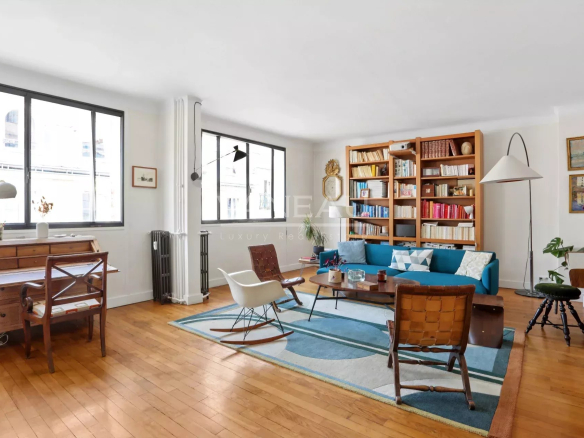 Paris XVIIIth – Grandes Carrières – Beautiful seven-room duplex apartment –