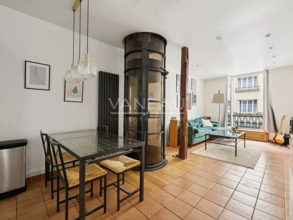 Paris 9th – Rue Mansart – Six rooms in triplex – Residential and commercial –
