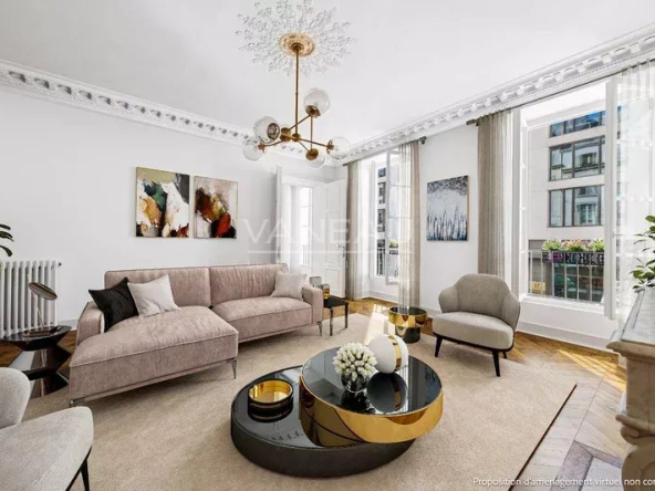 Paris 9th – Notre-Dame-de-Lorette district – Magnificent 6-room apartment to renovate –