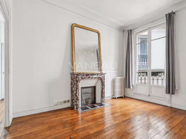 Paris XVIIe – Charmant appartement doté d’une très belle adresse.