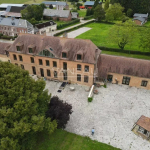 Ancien Relais de Poste 18ème de 700 m² (habitation et événementiel) – A proximité de Rouen –