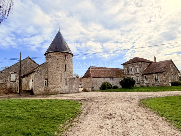 Historic farmhouse – La Chapelle-Gauthier (Seine-et-Marne) –