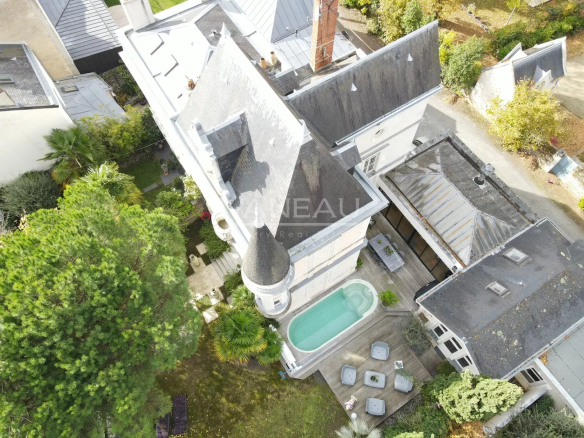 Luxury real estate photo | Charming Properties