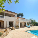 À VENDRE – VILLA DE CHARME VUE MER À ANTIBES, CALME ABSOLU