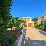 Cannes – Maison de ville Art Déco à fort potentiel, à 15 min du Palais des Festivals