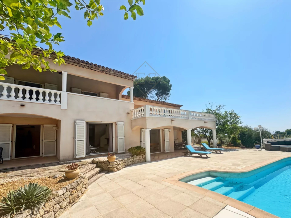 À VENDRE – VILLA DE CHARME VUE MER À ANTIBES, CALME ABSOLU