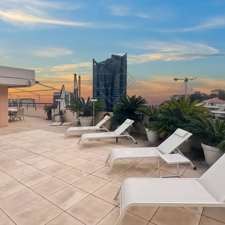 Contemporary villa with sea view and outbuilding