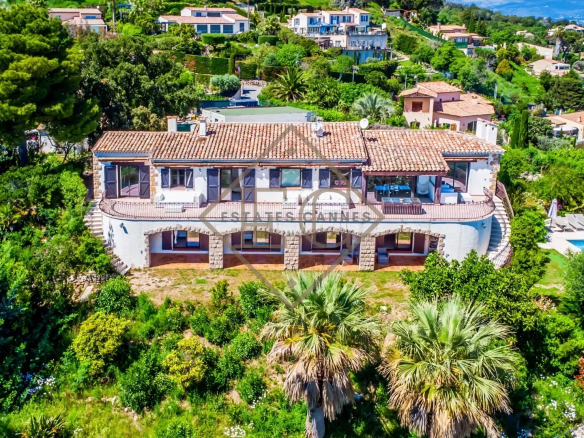 Vue mer panoramique – Villa d’exception avec fort potentiel