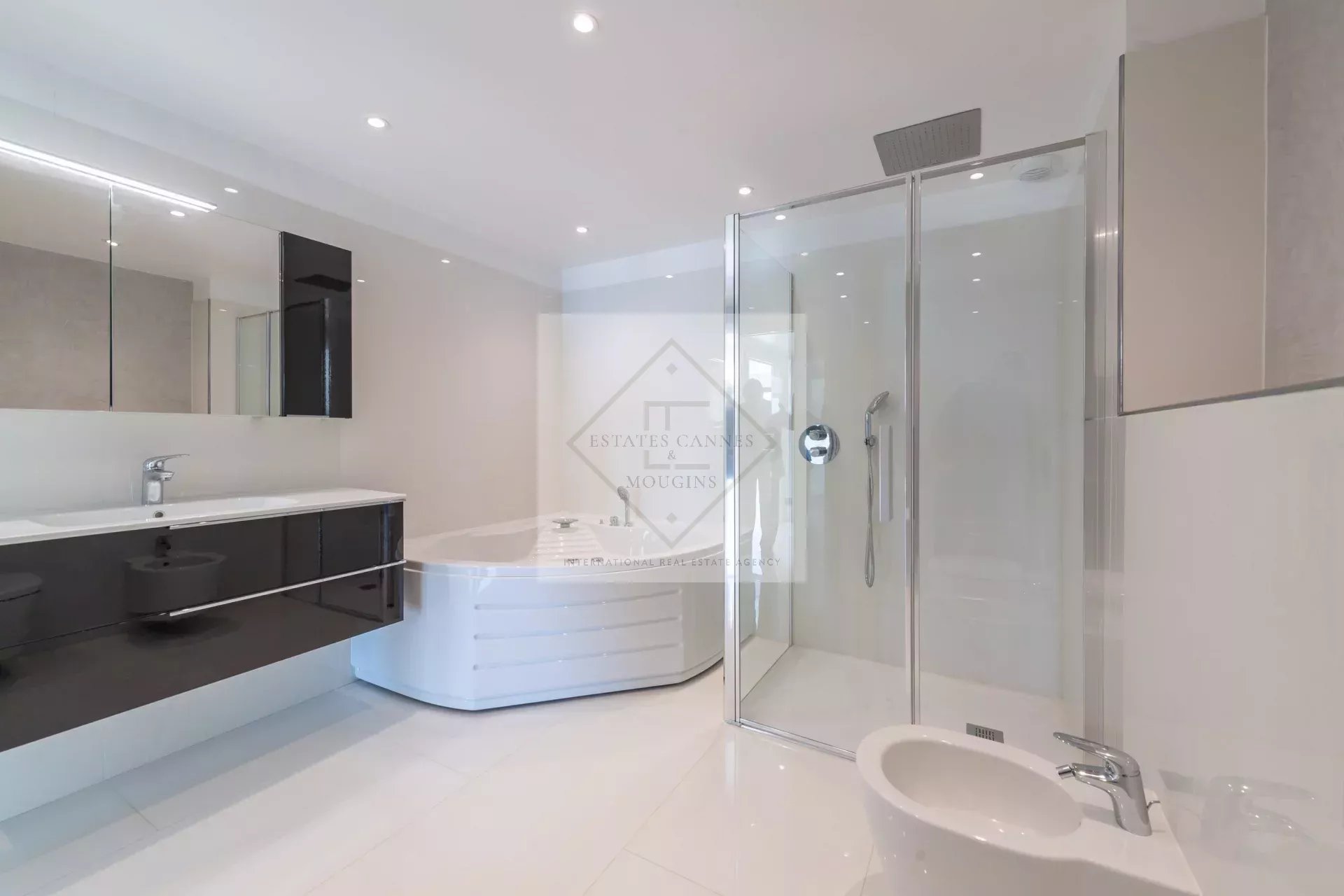 561a6accd76c4e293eb675deedad7882_ee8f7486dd_1920-original