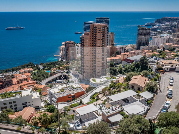 MAGNIFIQUE APPARTEMENT AVEC VUE MER PANORAMIQUE À ROQUEBRUNE-CAP-MARTIN