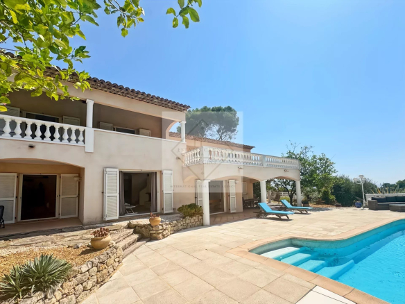 À VENDRE – VILLA DE CHARME VUE MER À ANTIBES, CALME ABSOLU