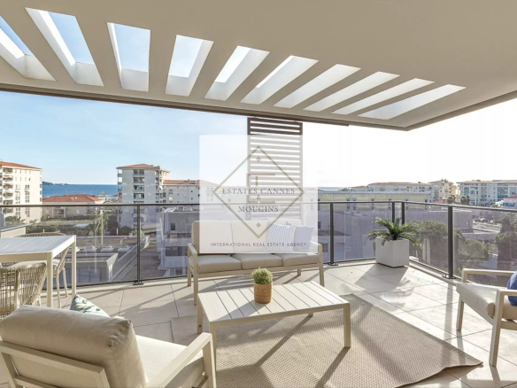 Juan-les-Pins – 4 pièces en dernier étage, à pied de la plage