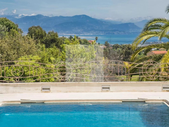 Exceptionnelle villa – vue mer – Cannes