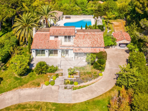 Magnifique villa provençale de charme – Emplacement exceptionnel à Mougins