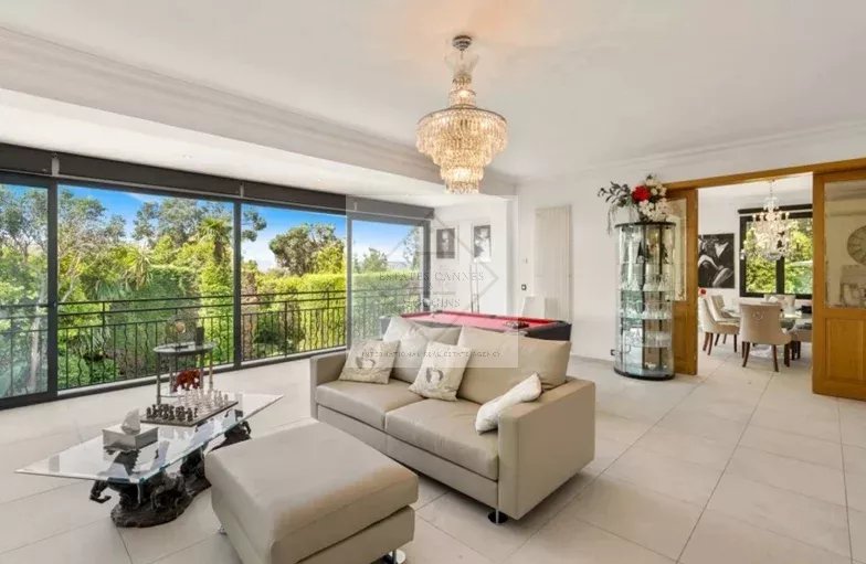 Luxury real estate photo | Charming Properties