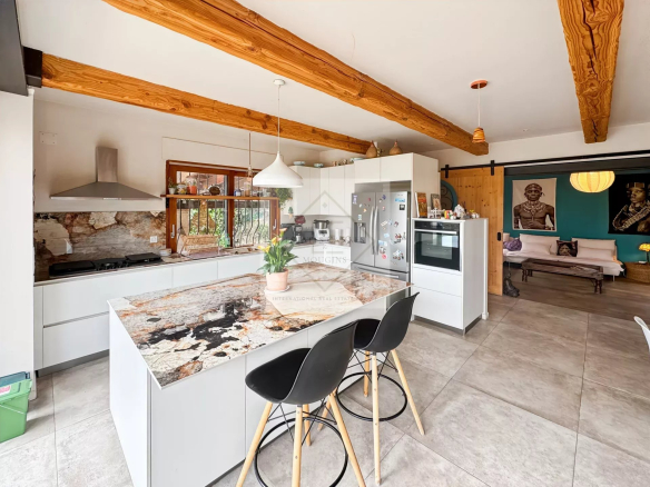 Luxury real estate photo | Charming Properties