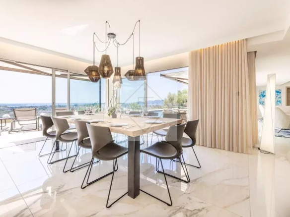 Modern dining room with sea view, villa in Mougins