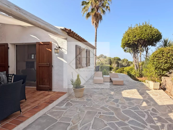 Luxury real estate photo | Charming Properties