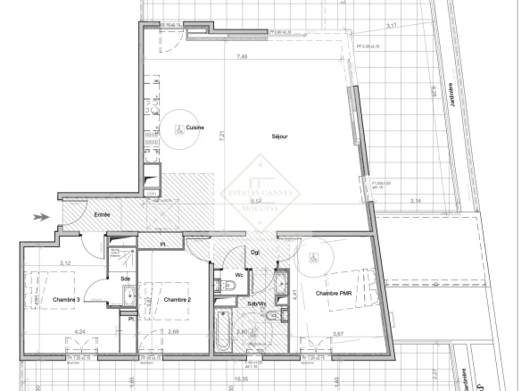 Floor plan of a 4-room apartment in Juan-les-Pins, Antibes, with living room, kitchen and three bedrooms.
