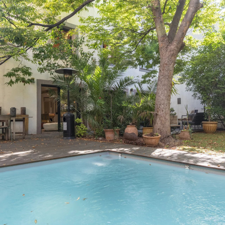 Maison de Maître de Charme avec Dépendance et Piscine – Le Thor, à deux pas de L’Isle-sur-la-Sorgue