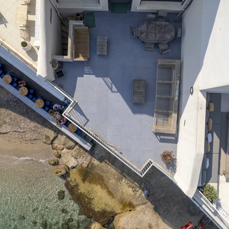 Propriété d’Exception à La Ciotat – Domaine Oléicole avec Vue Mer Panoramique, Piscine et Fort Potentiel Résidentiel