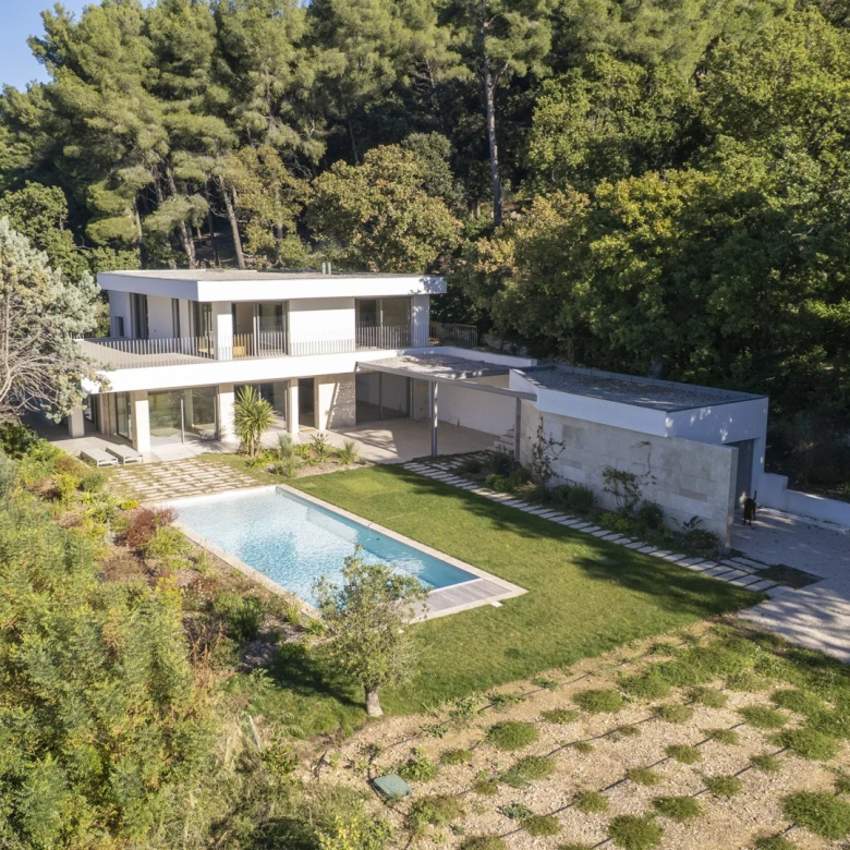 Prestigious Provençal country house with views of Mont Ventoux, natural springs &amp; professional spaces – Orange, Côtes du Rhône