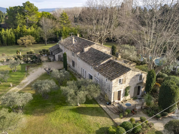 Exceptional Authentic Farmhouse in Eygalières