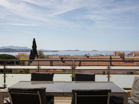 Bandol centre – Appartement T4 de 85 m² avec vue mer