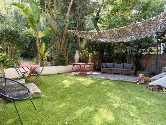 Apartment - Garden, Golden Square, Marseille 8