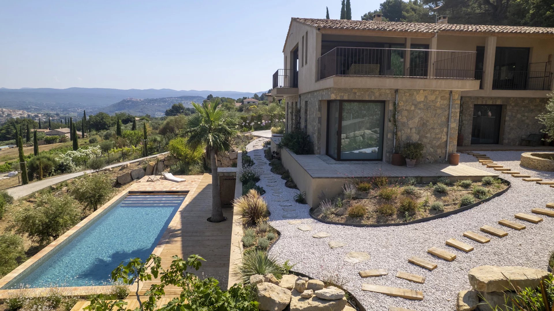 Villa contemporaine avec piscine et vue panoramique à La Cadière-d’Azur